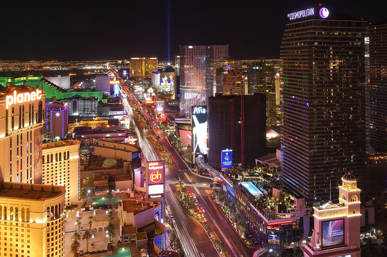 1280px-Las_Vegas_Strip_lights_at_night.j