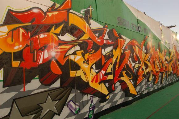 1281522884013graffiti.jpg