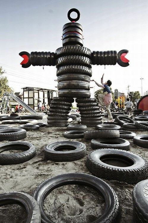 2-1-unique_children_playground_01.jpg