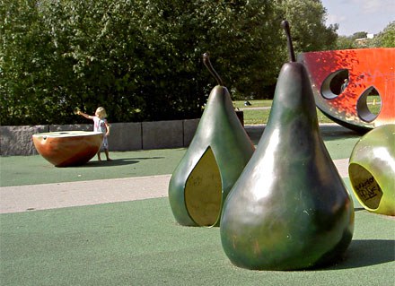 2-1-unique_children_playground_03.jpg