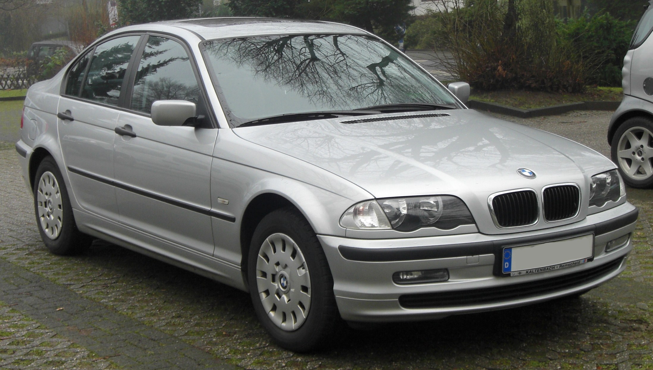BMW_3er_(E46,_1998%E2%80%932001)_front_M