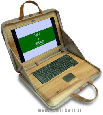 2008%2006%2024%20%20Medinis%20ne%C5%A1iojamas%20Fujitsu%20kompiuteris%201.jpg