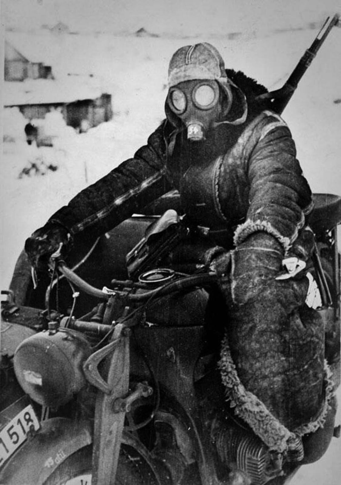 German%2Bmotorcycle%2Bcourier%2Bin%2BEas