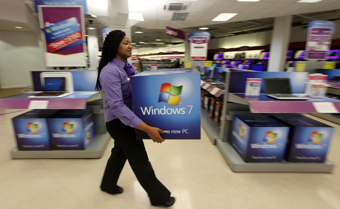 win7-pc-computer-woman-680.jpg