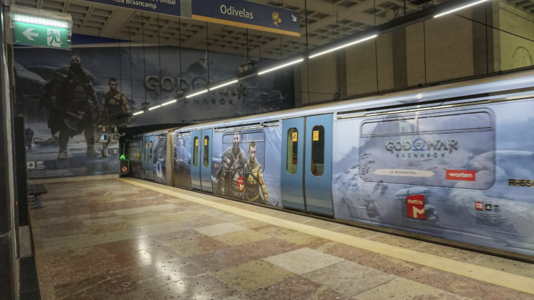 Daugiau informacijos apie ""God of War" žaidimo tematika Portugalijoje, Lisabonos metro"